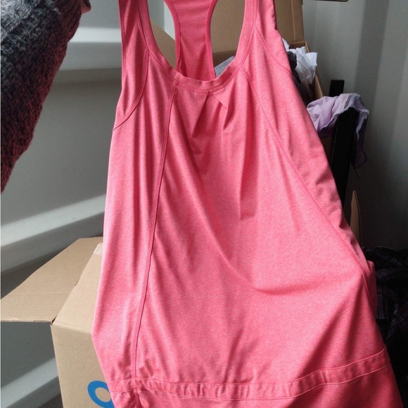 Cute tank top Nwot - Picture 2 of 2